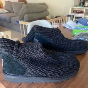 UGG Australia Cardy Knit Boots Kids Youth Black Size: 2